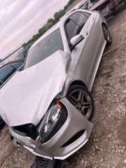 2014 Mercedes-Benz E 350 4MATIC - Exterior Front Right Corner Image